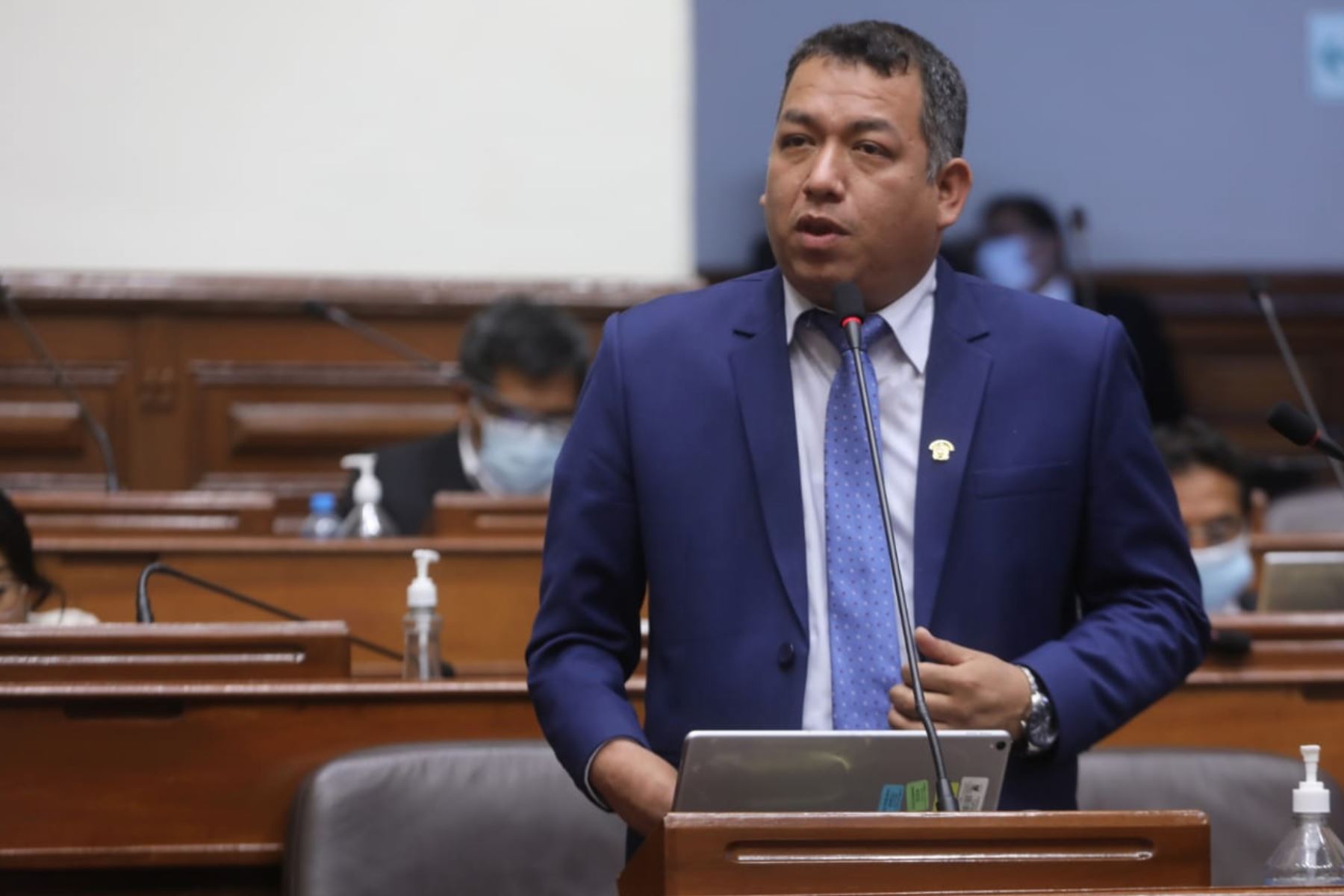 El Tribunal de Disciplina de Acción Popular expulsó del partido al congresista Darwin Espinoza – Caretas